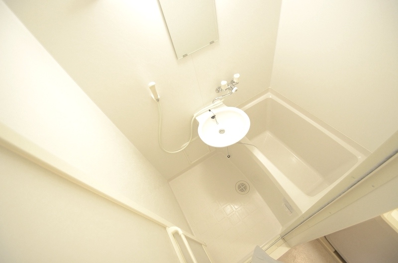 バス・シャワールーム　同タイプの物件写真です。