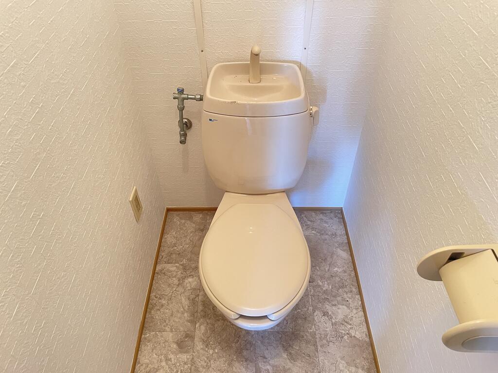 トイレ　温水洗浄便座へ変更