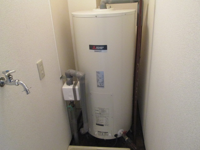 その他設備　電気温水器