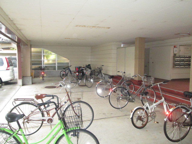 その他共有部分　屋根付き駐輪場
