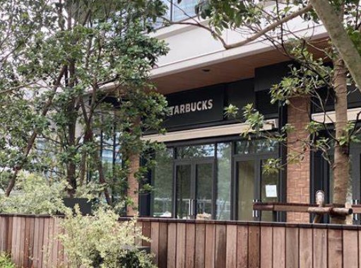 飲食店　スターバックスコーヒー勝どき店（飲食店）まで114m