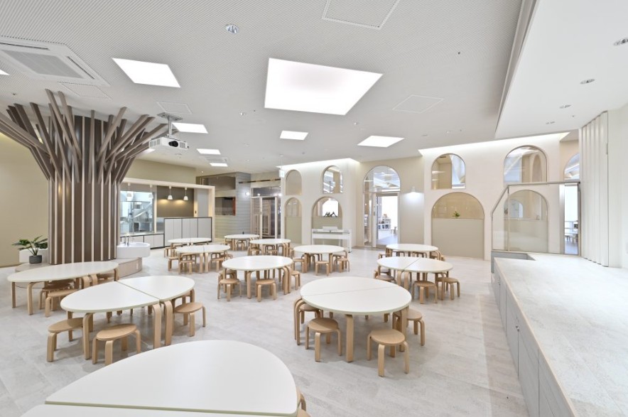 幼稚園・保育園　ポピンズナーサリースクールららテラスHARUMI　FLAG（幼稚園・保育園）まで270m