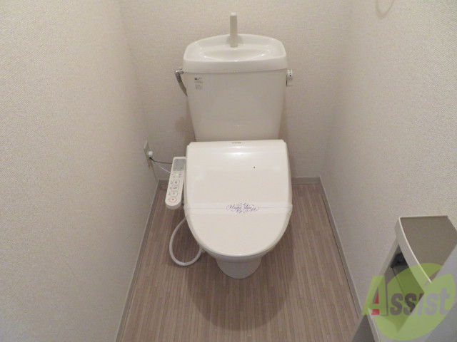 トイレ　トイレを撮影しました。嬉しいウォシュレットつきです。