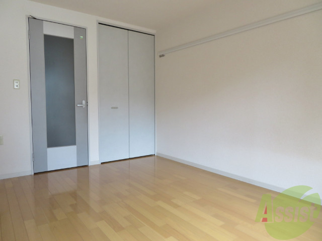 居室・リビング　リビングです。広くて、とても明るい間取りです。