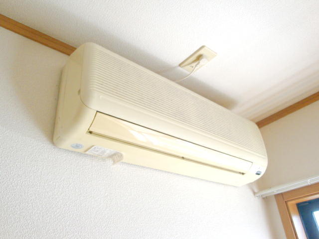 その他　★リビングにエアコン１台付き★