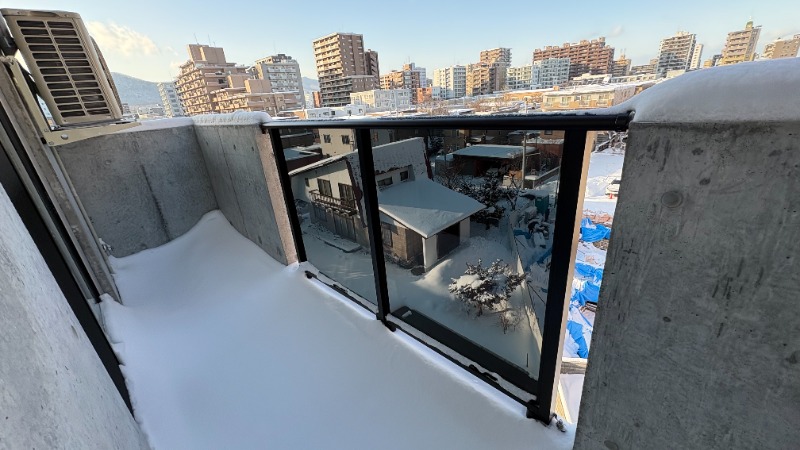 バルコニー　広々バルコニー