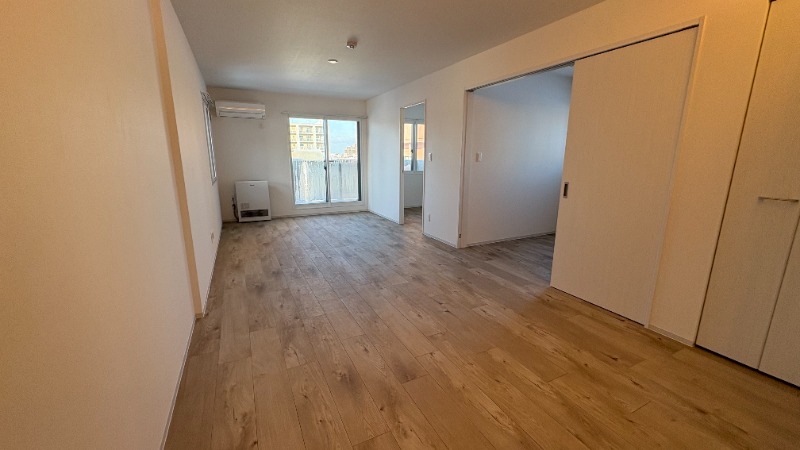 居室・リビング　広々リビング