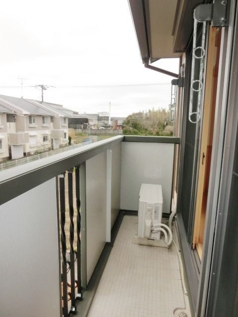 バルコニー　洗濯物も十分干せます