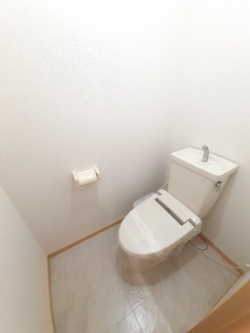 トイレ　トイレもきれいです