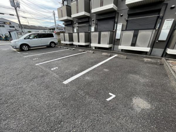 駐車場　敷地内駐車場！