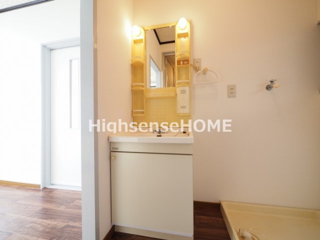 洗面設備　脱衣スペースもあります