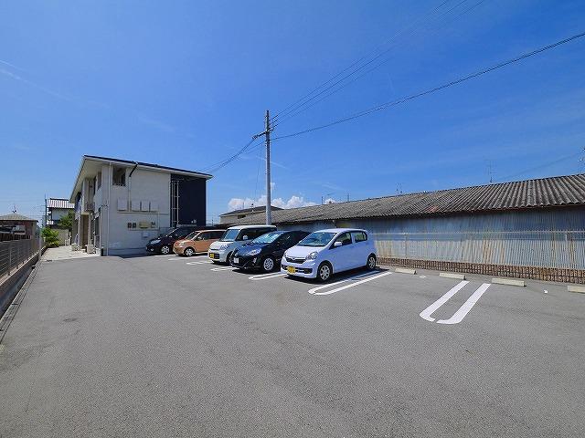 駐車場　駐車場完備です