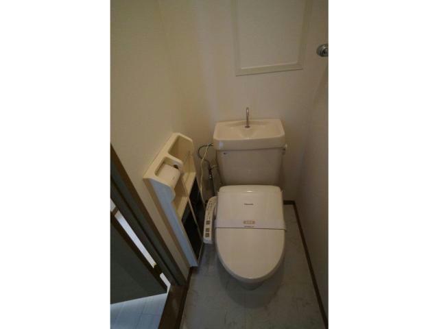トイレ　※同型タイプです。