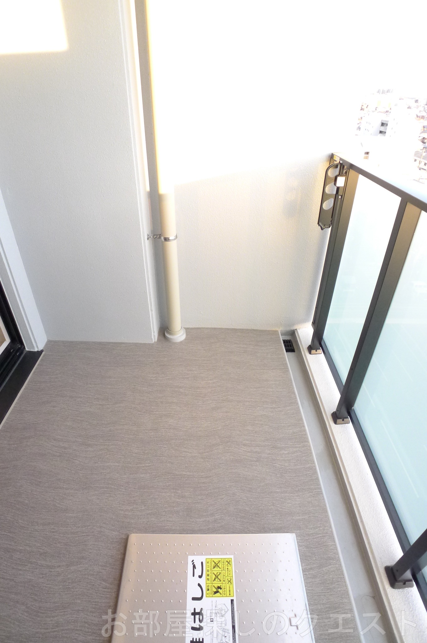 バルコニー　（写真は同タイプ）