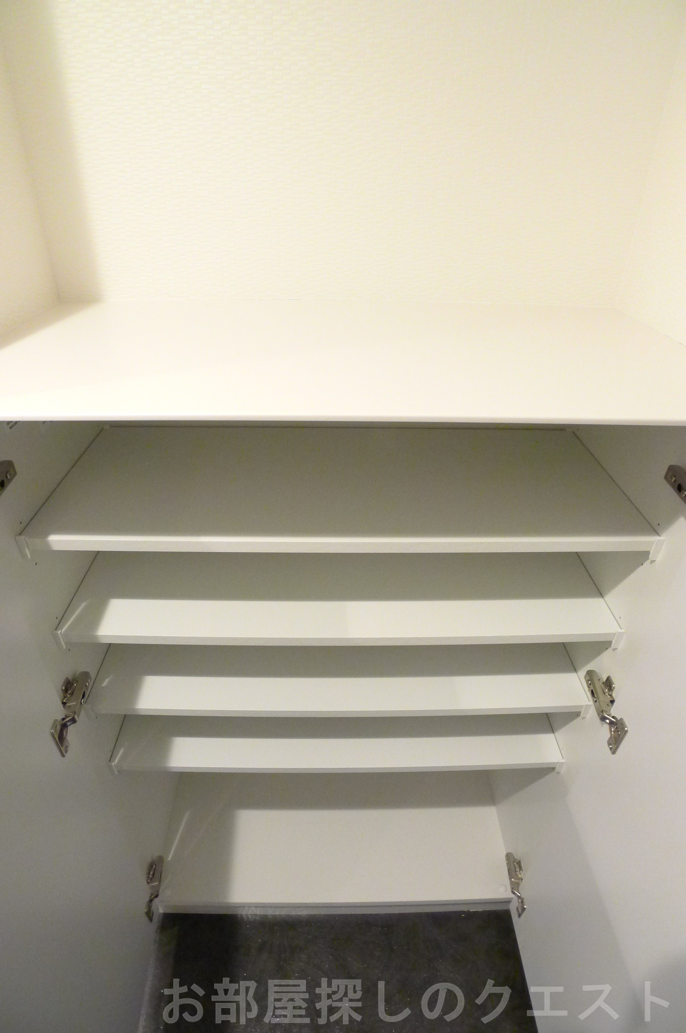 玄関　（写真は同タイプ）