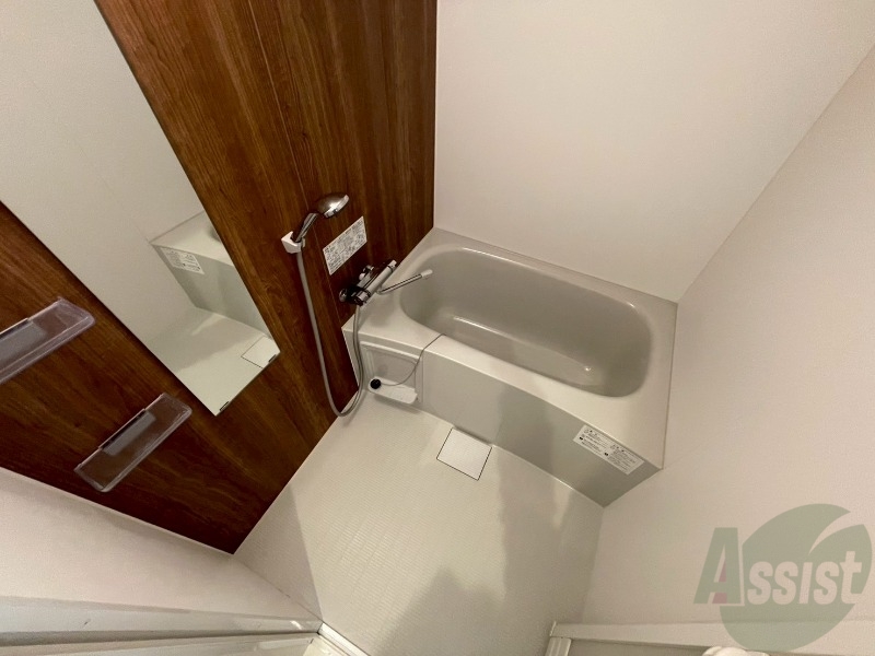 バス・シャワールーム　お風呂になります。一日の疲れを癒してくださいね。