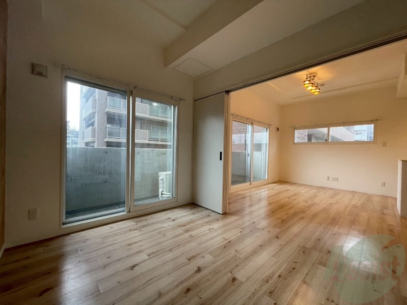 その他部屋・スペース　別角度から寝室を撮ってみました。家具の配置もしやすそう。