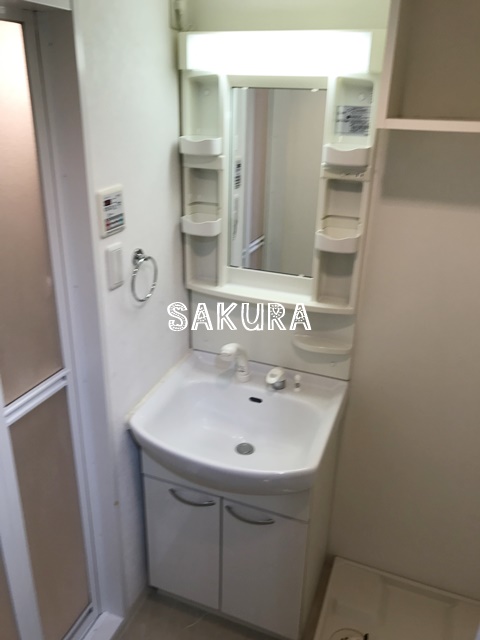 洗面設備　身支度に欠かせない独立洗面台♪