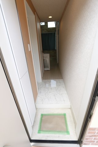 玄関　同物件の参考写真です。
