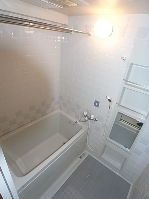 バス・シャワールーム　バスルーム