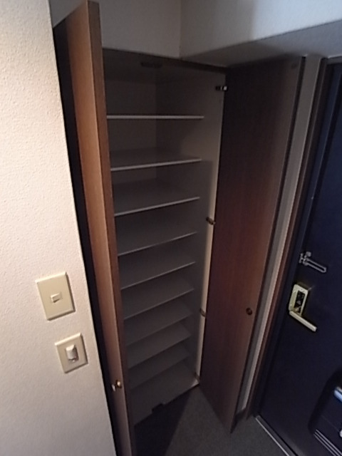 収納　玄関・下駄箱付でお持ちの靴もしっかり収納