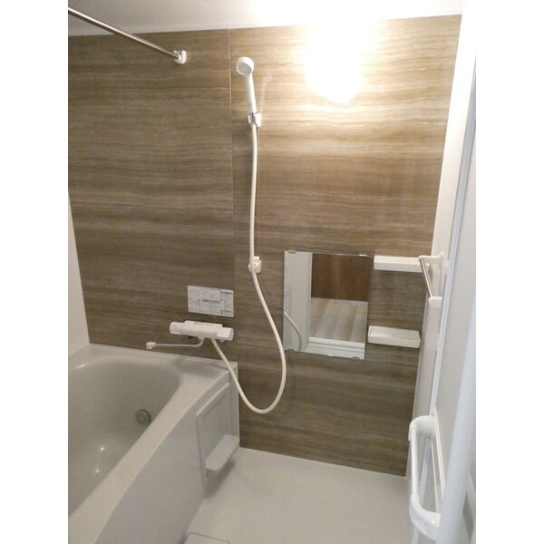 バス・シャワールーム　☆清潔感のあるバスルーム☆