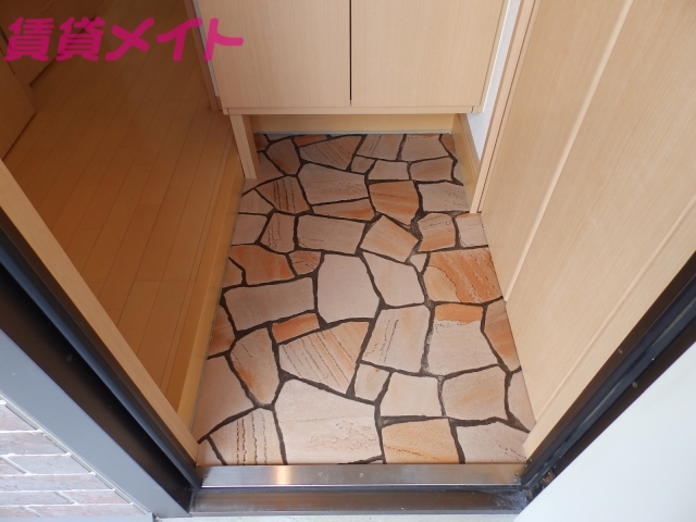 玄関　同物件別室写真