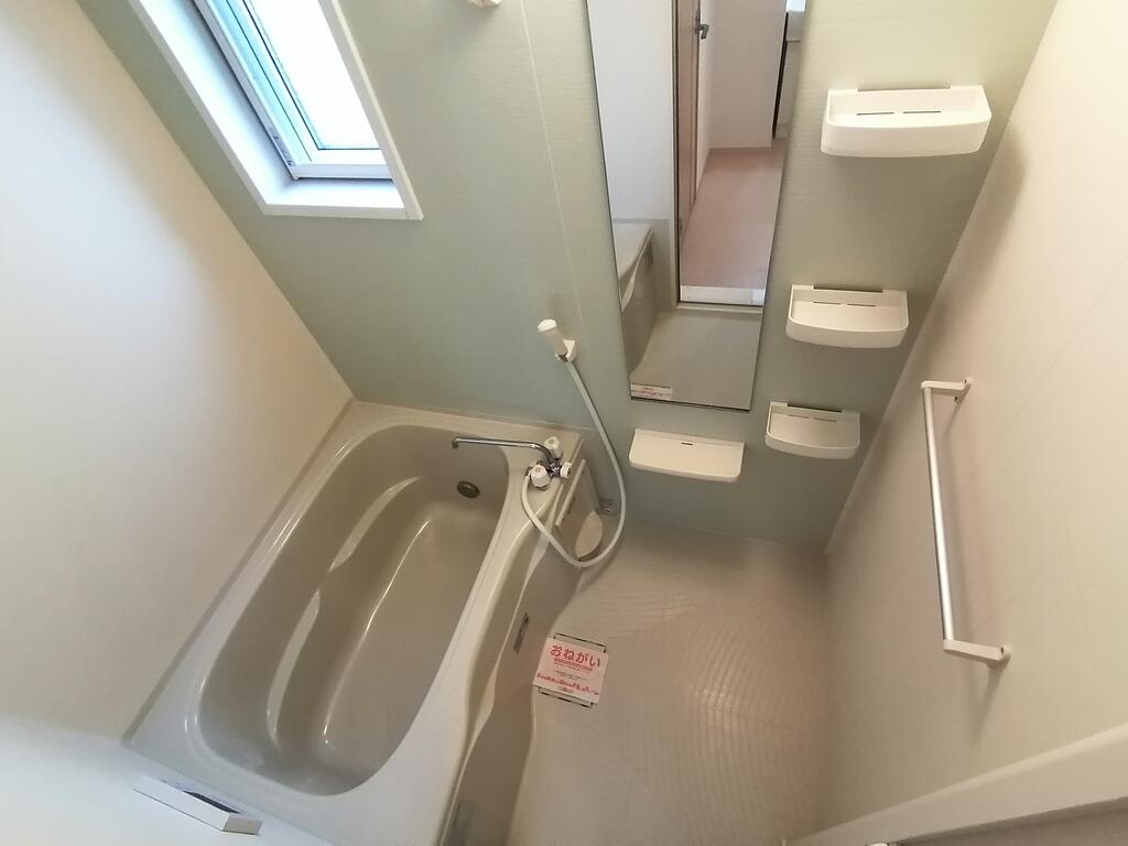 バス・シャワールーム　同型参考写真