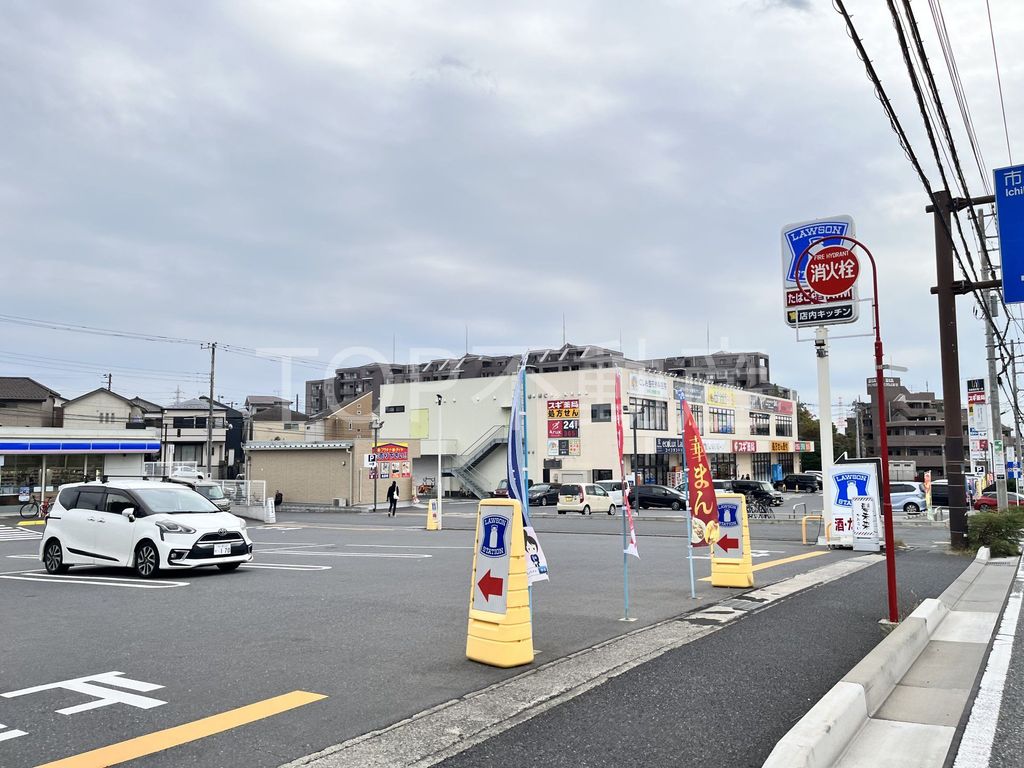 コンビニ　ローソン千葉鵜の森町店（コンビニ）まで570m