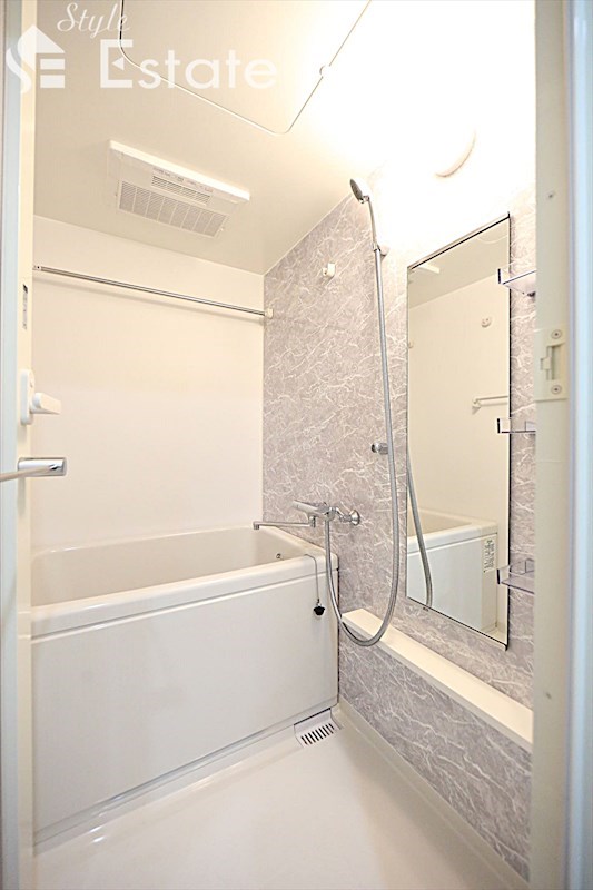 バス・シャワールーム　風呂