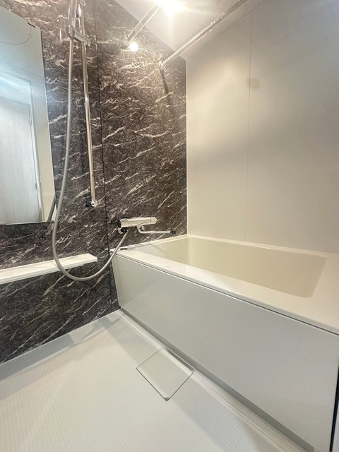 バス・シャワールーム　※別部屋参考写真