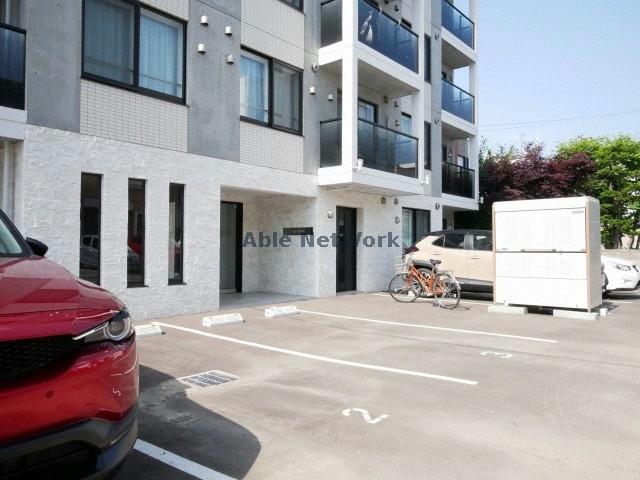 駐車場　駐車場