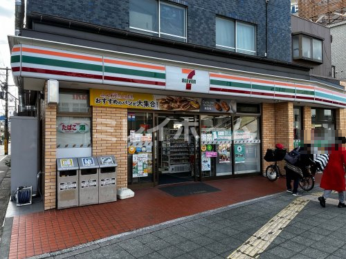 コンビニ　セブンイレブン 大田区東六郷3丁目店（コンビニ）まで196m