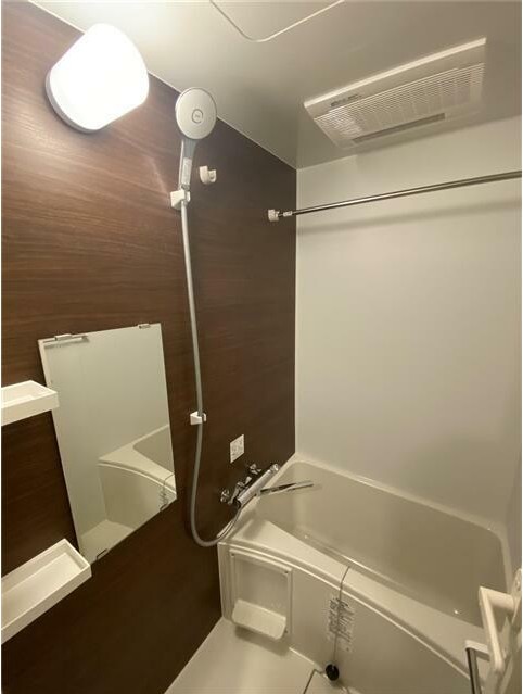 バス・シャワールーム　雨の日でも安心の浴室乾燥機付きです♪