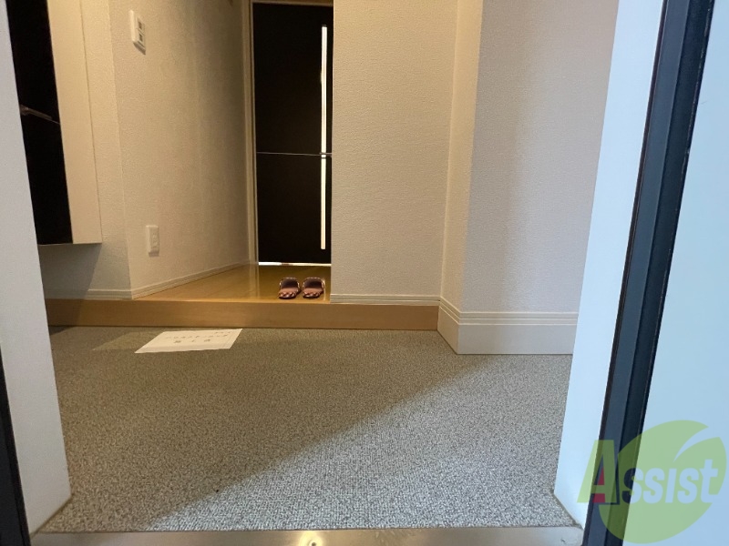 玄関　玄関でございます。毎日の出入りはこちらから。