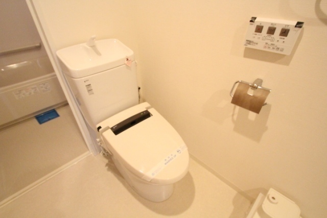 トイレ　☆ウォシュレット完備です☆