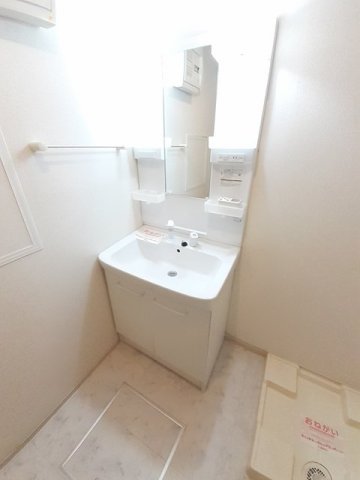 洗面設備　忙しい朝には欠かせない洗面所です