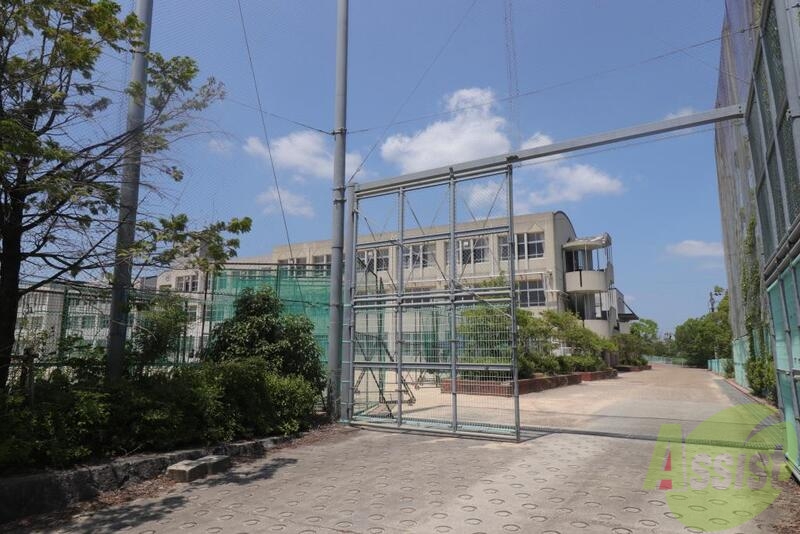 中学校　神戸市立有野中学校（中学校）まで1737m