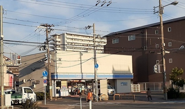 コンビニ　ローソン様（コンビニ）まで50m