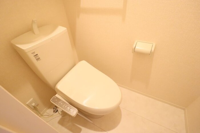 トイレ　温水洗浄暖房便座
