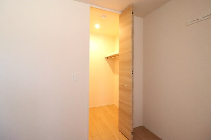 収納　ウォークインクローゼット