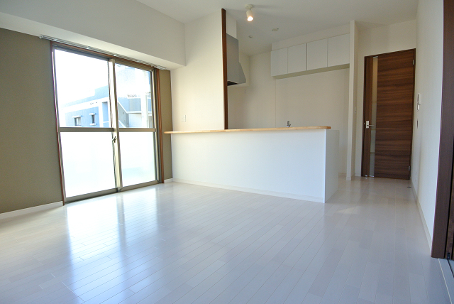 居室・リビング　※他室写真～現況優先※