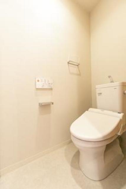 トイレ　写真は同タイプ住戸です。