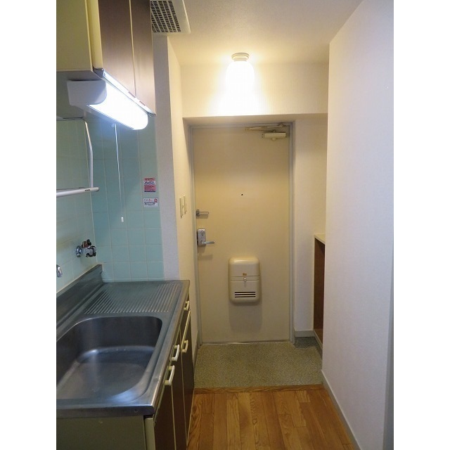 玄関　※同タイプ別のお部屋の写真です