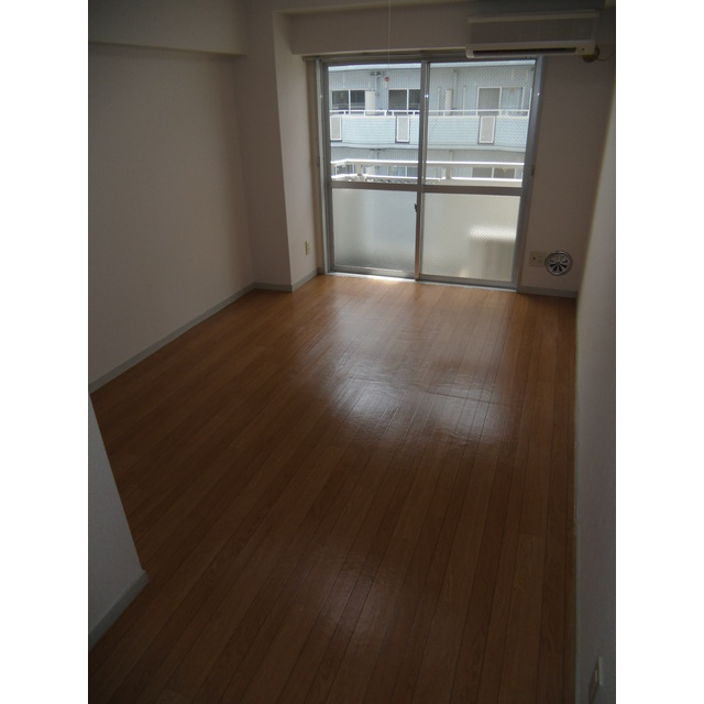 居室・リビング　※同タイプ別のお部屋の写真です