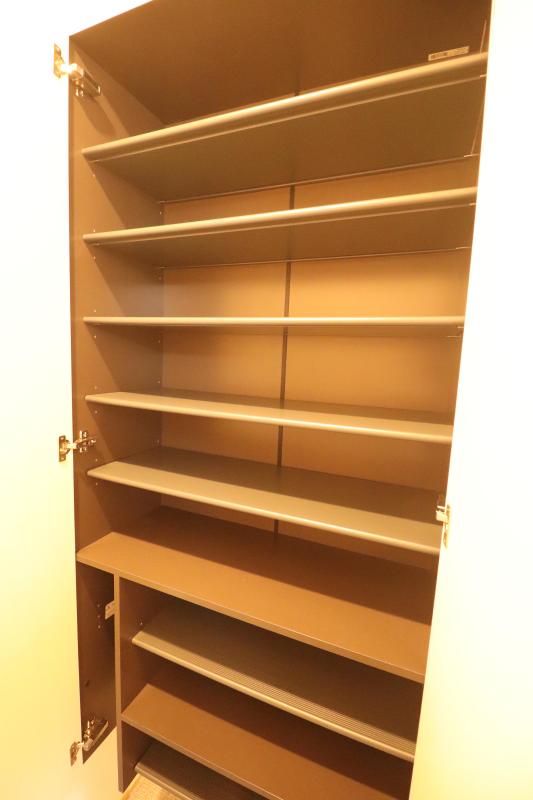 その他　大容量シューズボックス、姿見付