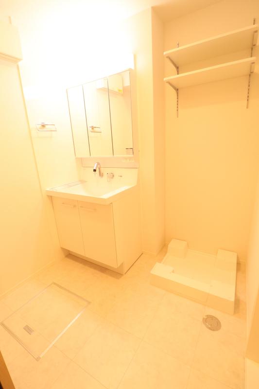 洗面設備　シャワー付洗面台