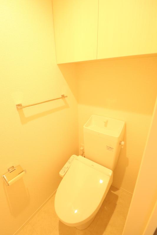 トイレ　温水洗浄暖房便座付