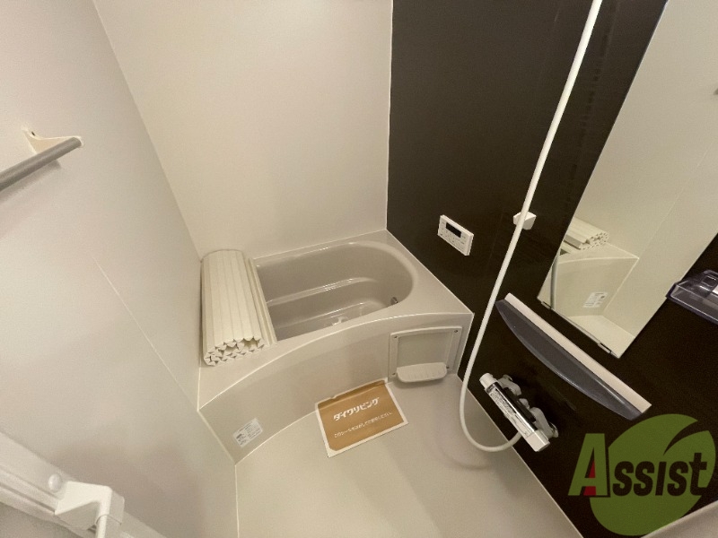 バス・シャワールーム　浴室はコチラです。一日の疲れをこちらで落としてください。