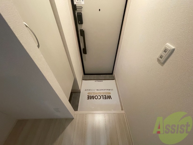 玄関　玄関から撮影しました。一直線でリビングになります。